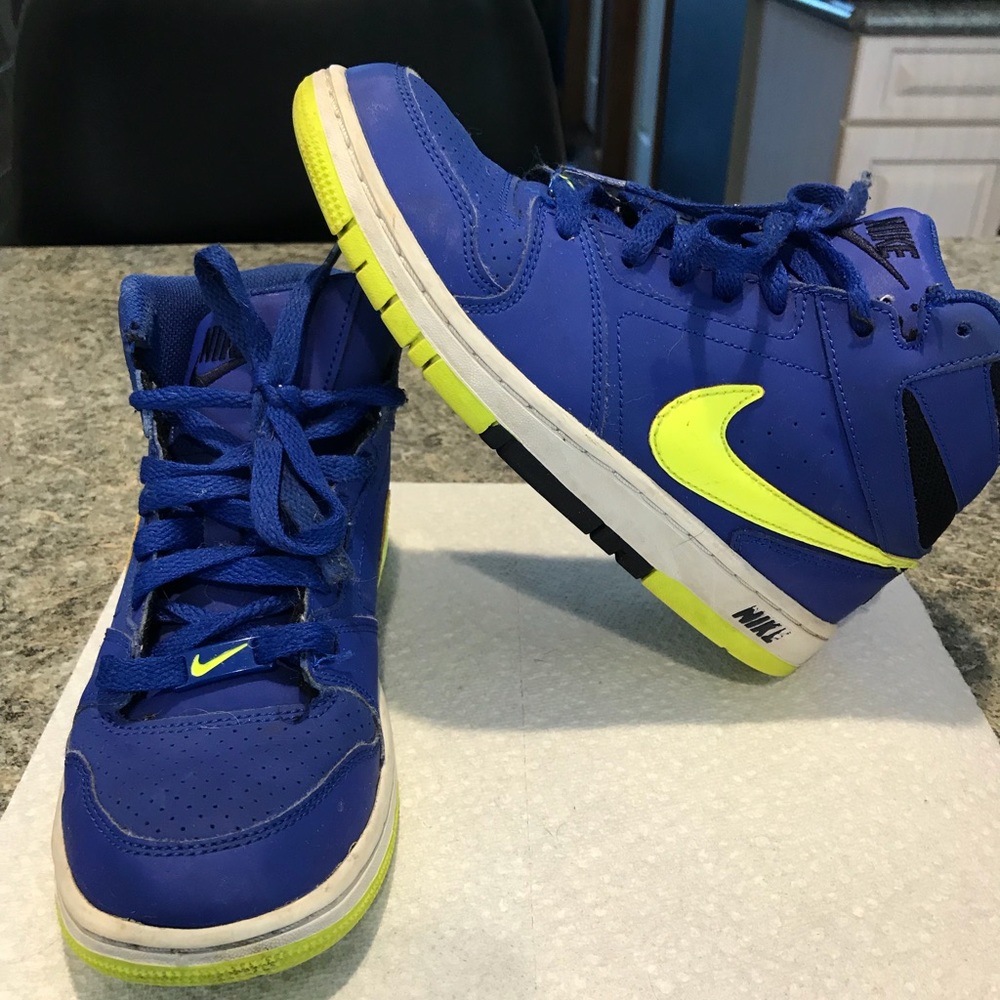 Boys Nike Sneakers